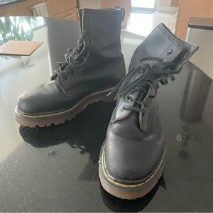 VINTAGE DR. MARTENS Classic 1460 Black Lace Up Combat Boots Made in England